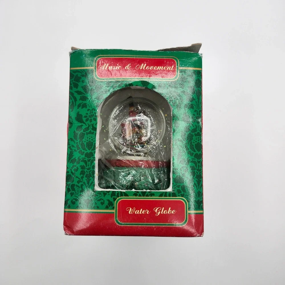 Christmas Classic Musical Motion Snow‎ Globe Santa Sleigh Reindeer Water Globe